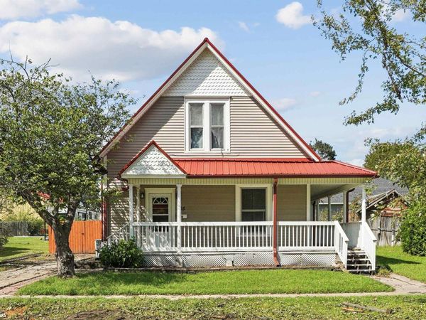205 E Wilson Street, New London, IA 52645