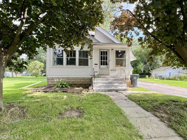 111 S Masters Court , Maumee, OH 43537