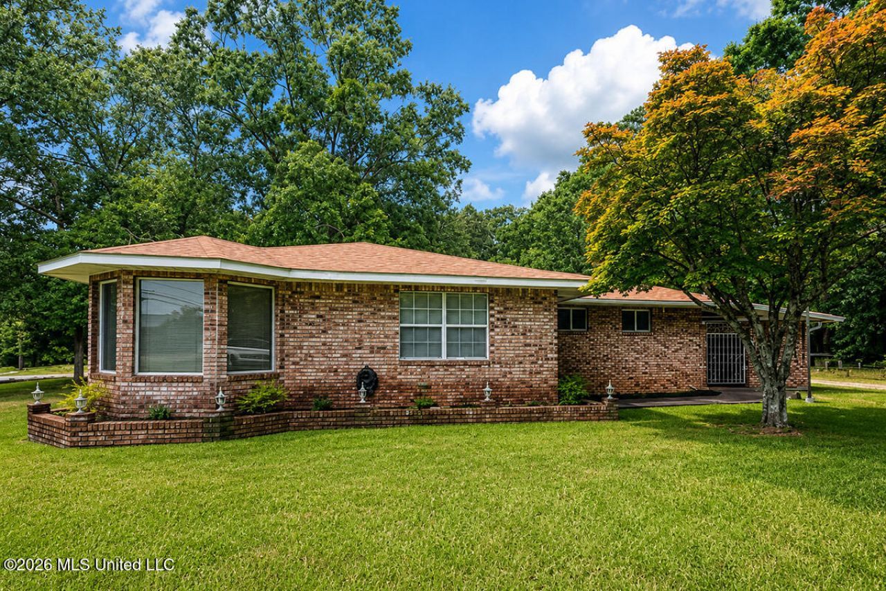 709 Hillcrest Loop, Petal, MS 39465 Main Photo