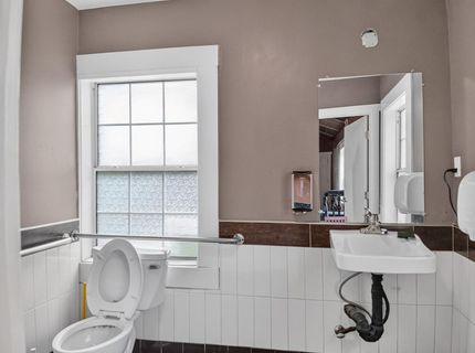 8640 Auburn Folsom Rd, Granite Bay, CA 95746 Photo