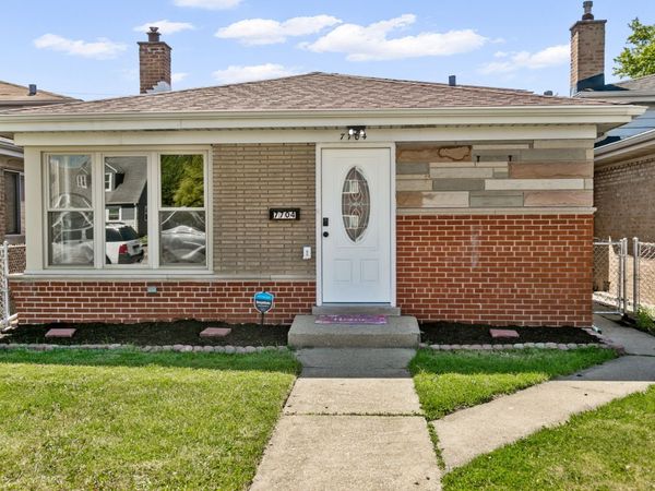 7704 Mcvicker Avenue , Burbank, IL 60459