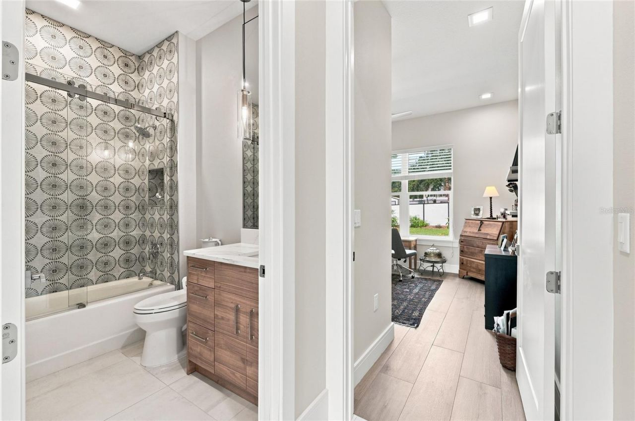 1307 N Lake Howard Drive, Winter Haven, FL 33881 Photo