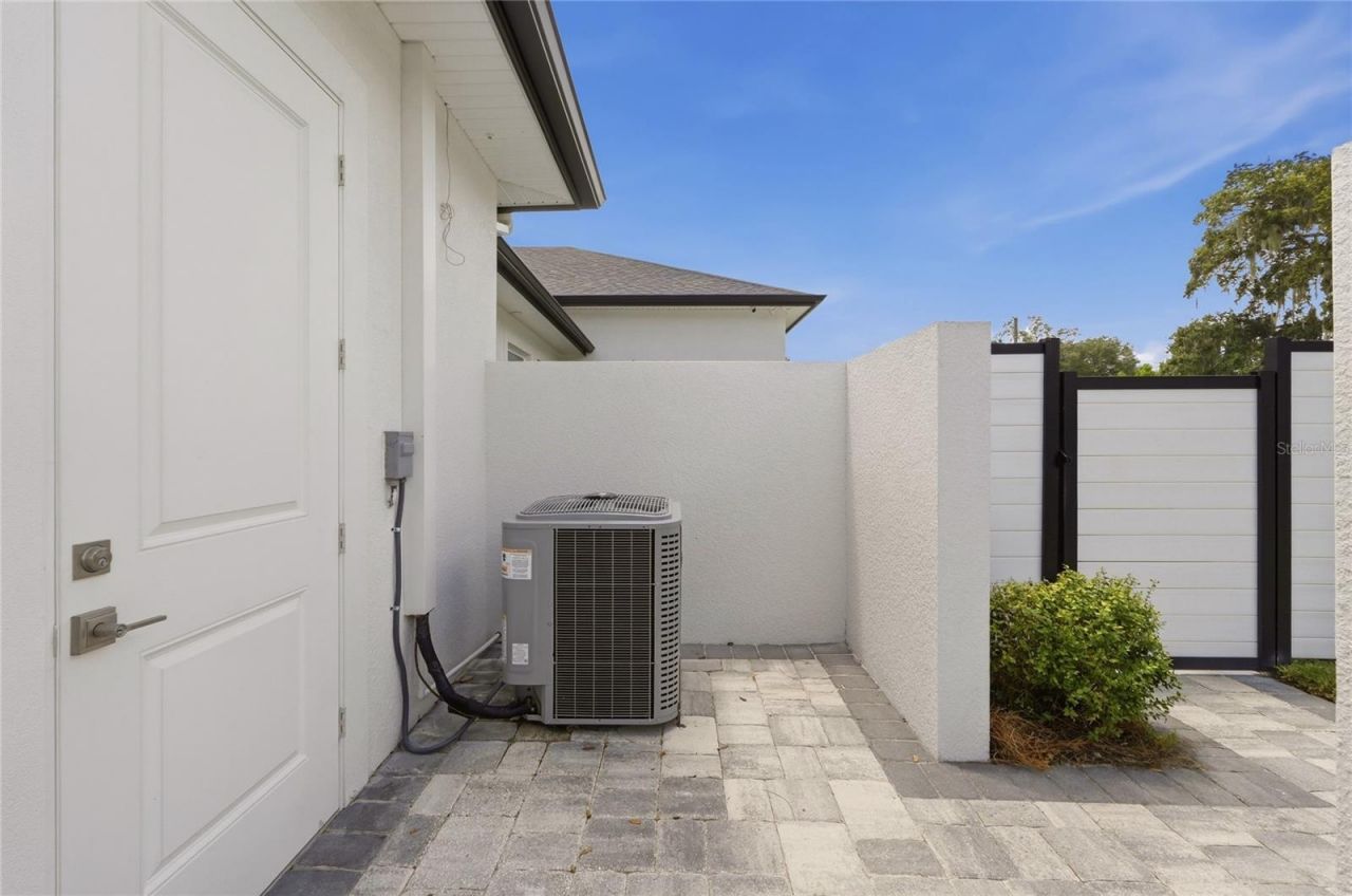 1307 N Lake Howard Drive, Winter Haven, FL 33881 Photo