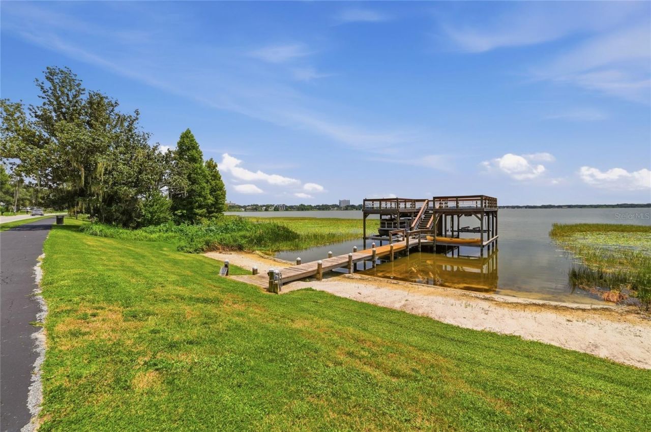1307 N Lake Howard Drive, Winter Haven, FL 33881 Photo