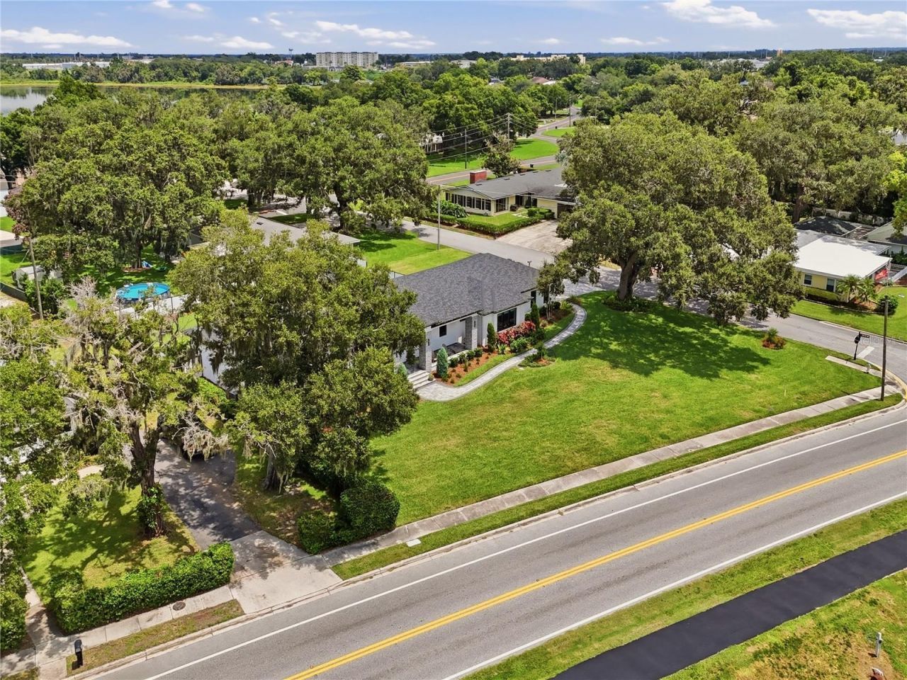 1307 N Lake Howard Drive, Winter Haven, FL 33881 Photo