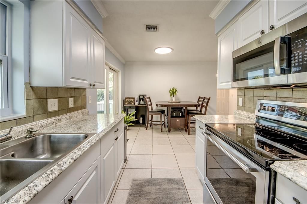2912 Poinciana Dr, Naples, FL 34105 Photo