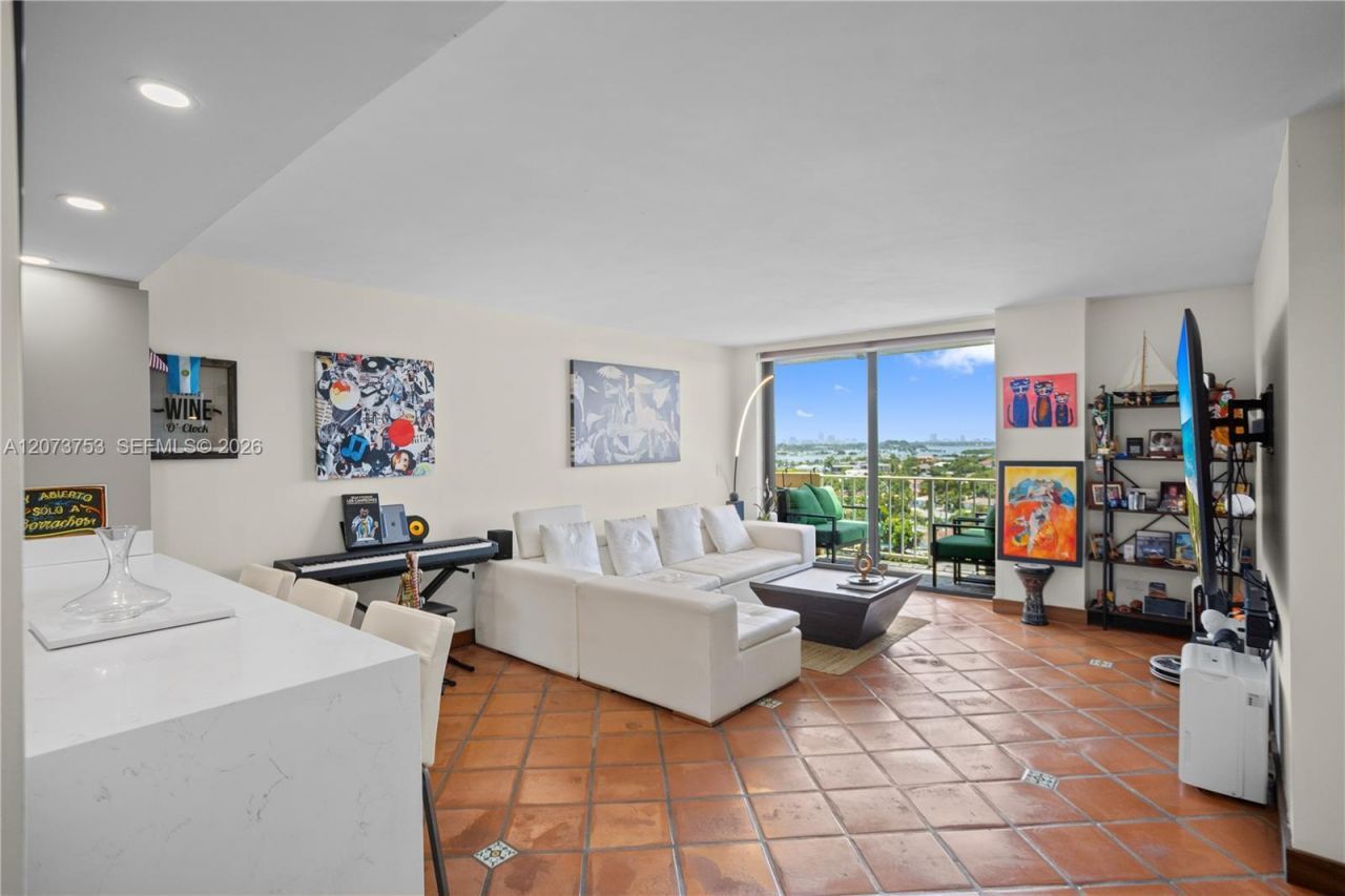 2350 NE 135th St, Unit 1204, North Miami, FL 33181 Photo