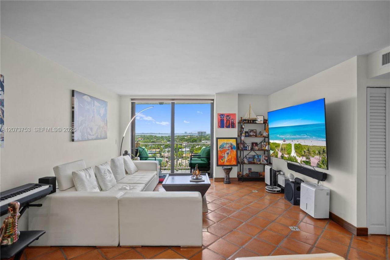 2350 NE 135th St, Unit 1204, North Miami, FL 33181 Photo