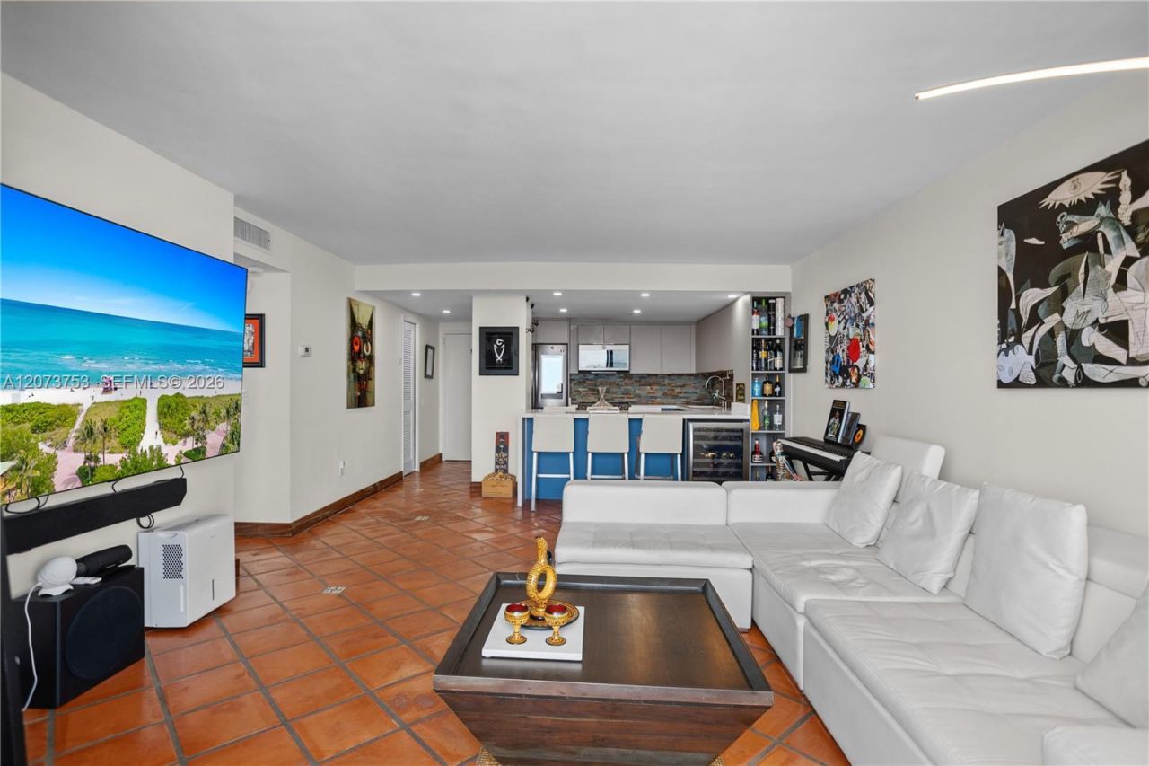2350 NE 135th St, Unit 1204, North Miami, FL 33181 Photo