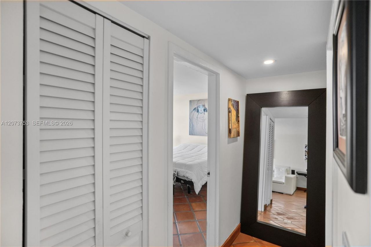 2350 NE 135th St, Unit 1204, North Miami, FL 33181 Photo