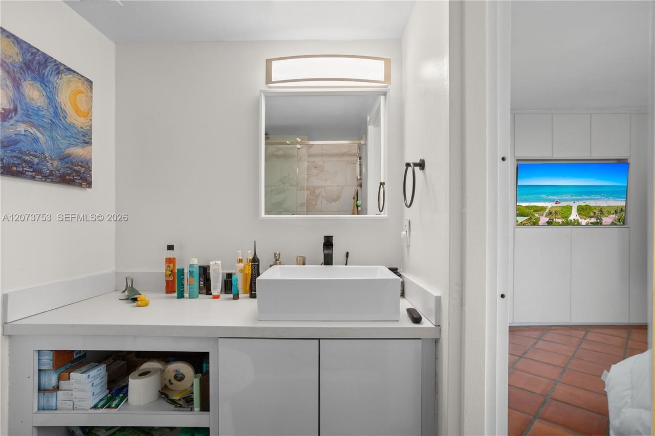 2350 NE 135th St, Unit 1204, North Miami, FL 33181 Photo