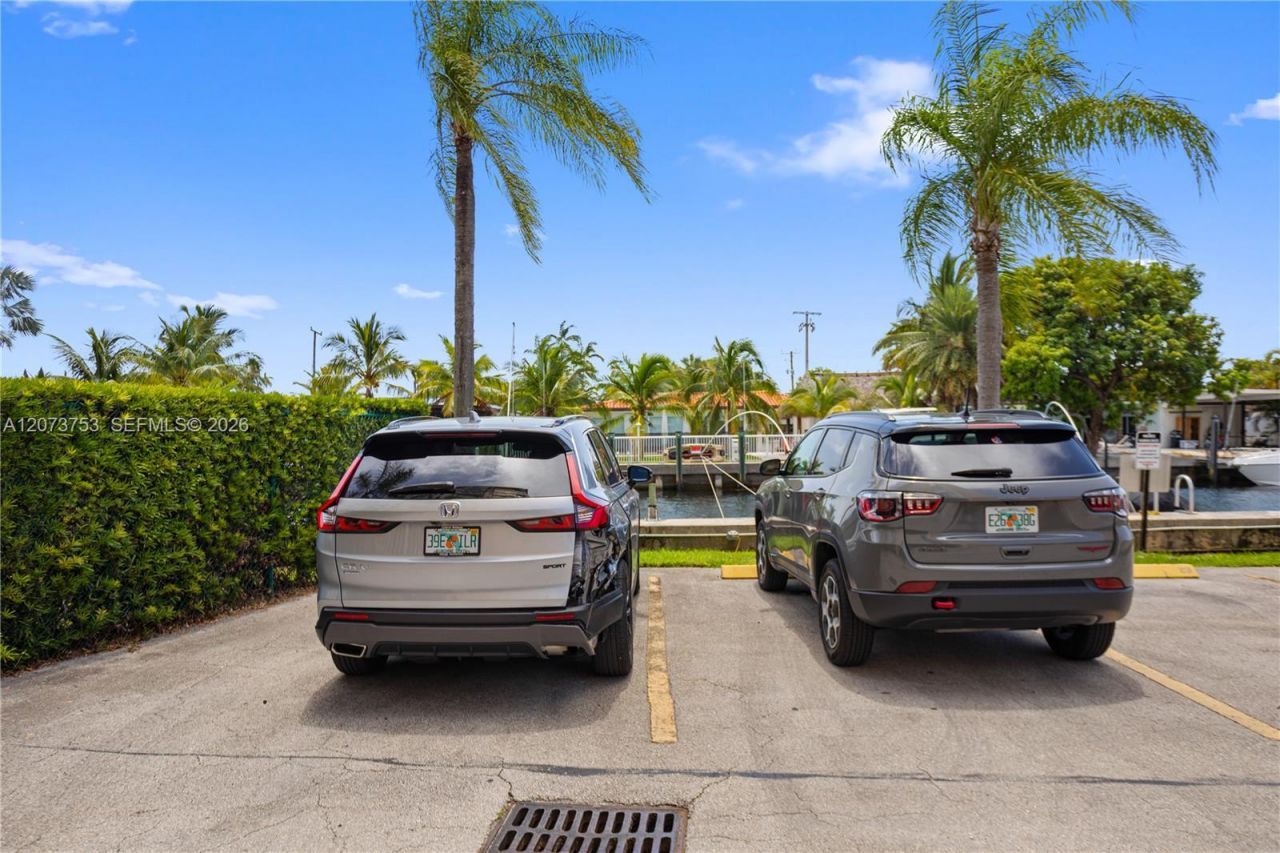2350 NE 135th St, Unit 1204, North Miami, FL 33181 Photo