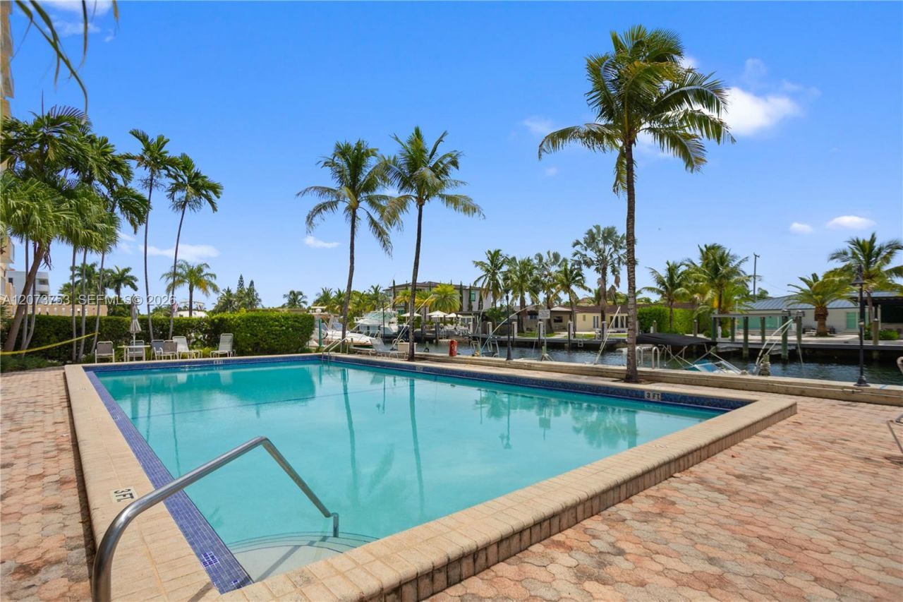 2350 NE 135th St, Unit 1204, North Miami, FL 33181 Photo