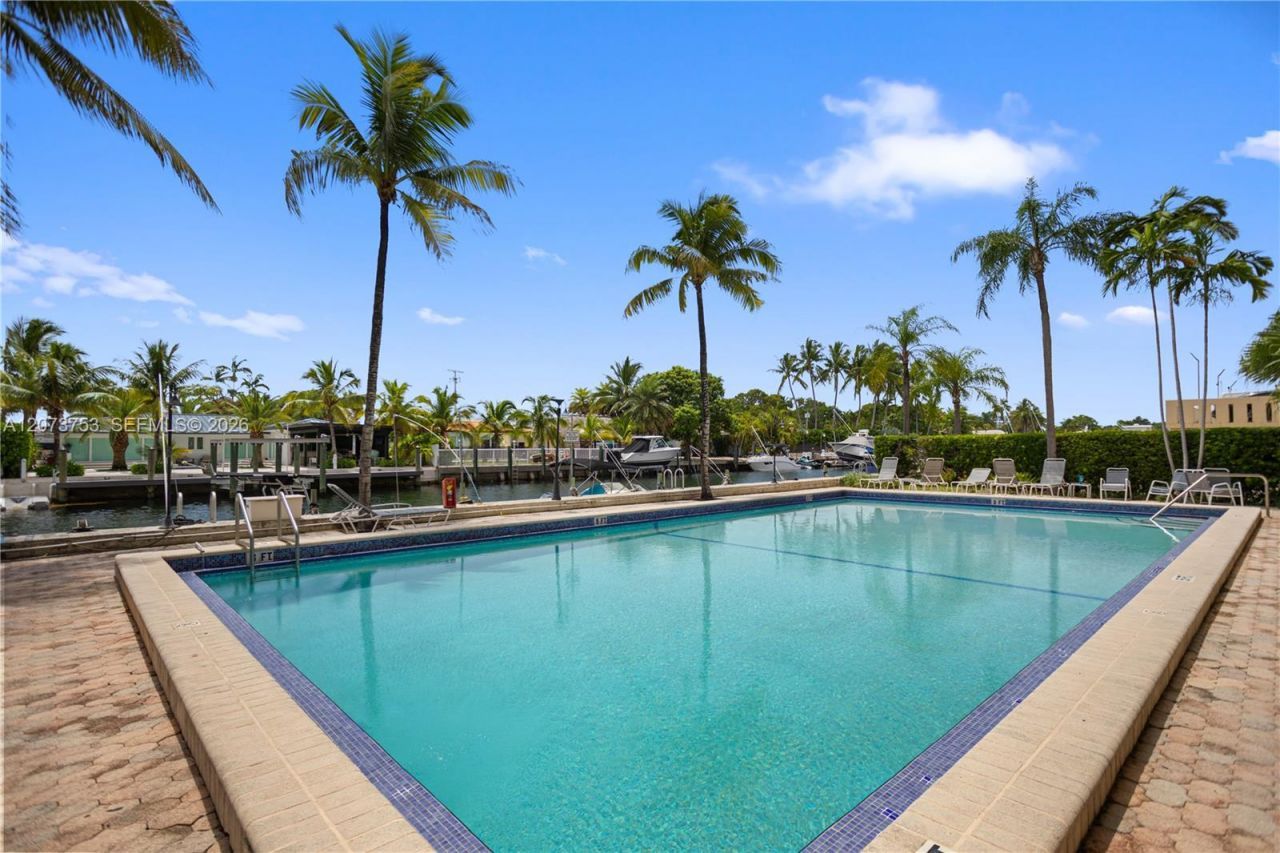 2350 NE 135th St, Unit 1204, North Miami, FL 33181 Photo