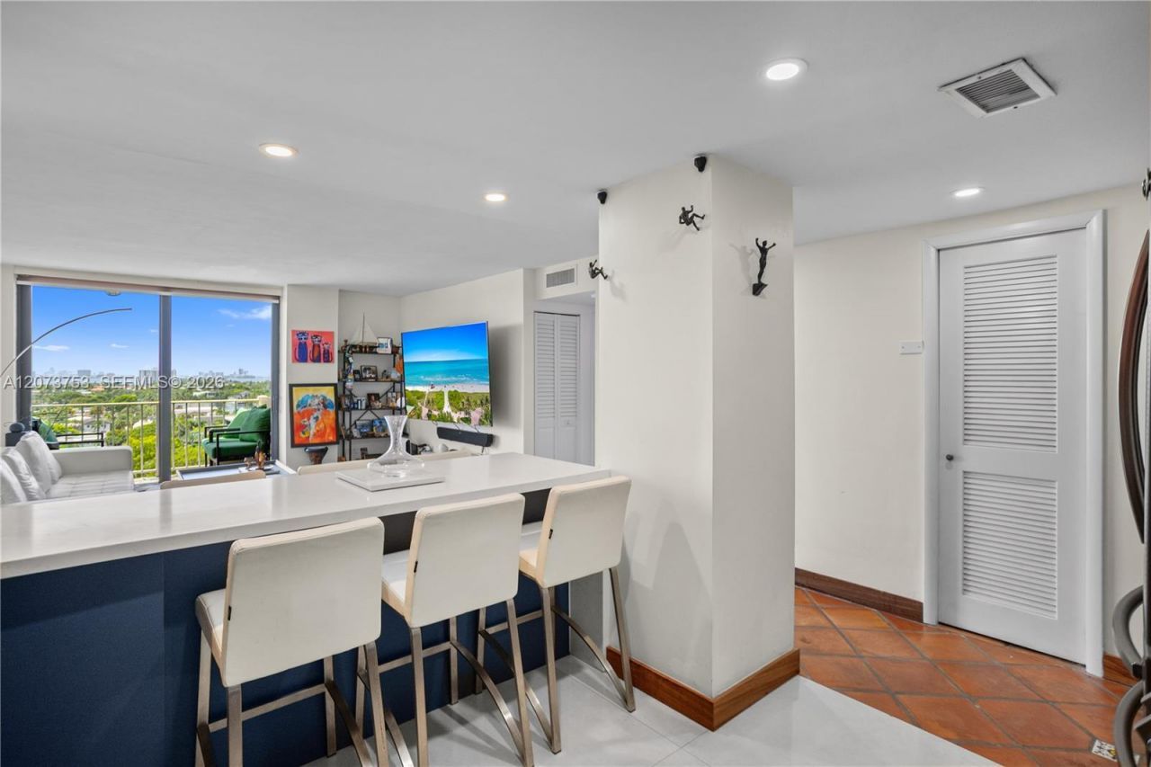 2350 NE 135th St, Unit 1204, North Miami, FL 33181 Photo