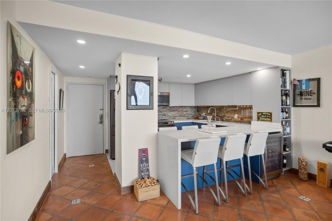 2350 NE 135th St, Unit 1204, North Miami, FL 33181 Photo