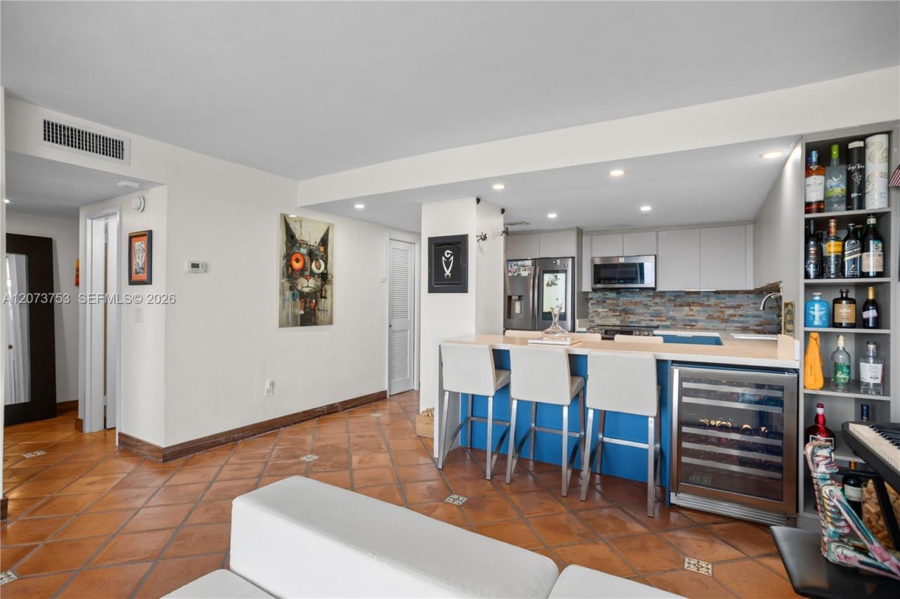 2350 NE 135th St, Unit 1204, North Miami, FL 33181 Photo