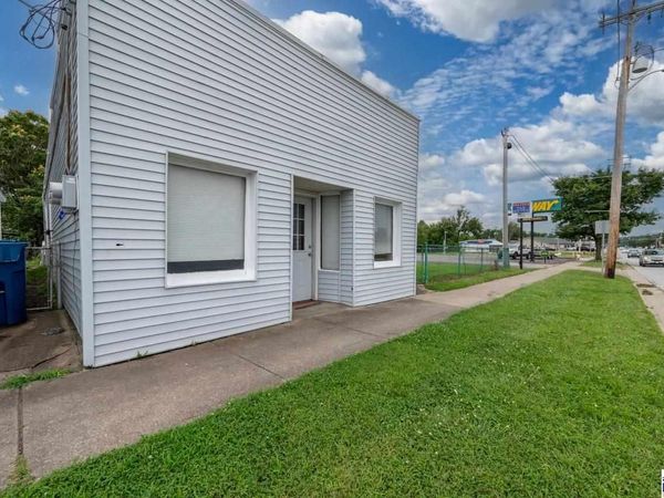 413 W National Avenue, West Terre Haute, IN 47885