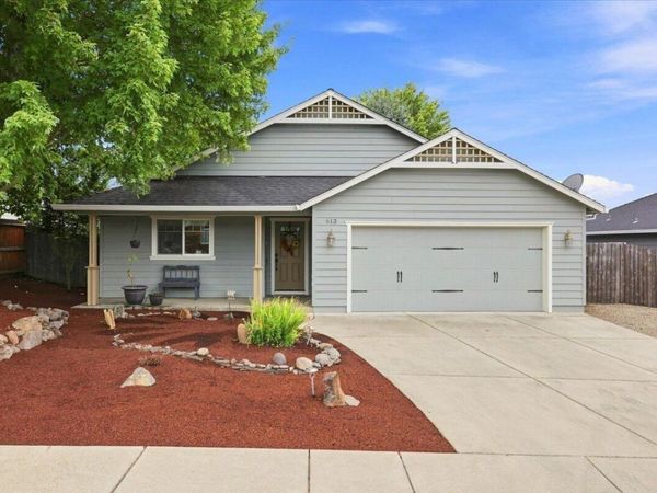 613 Nottingham Terrace, Eagle Point, OR 97524
