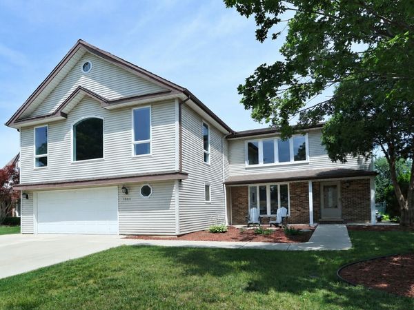 1000 E Ardyce Lane , Mount Prospect, IL 60056