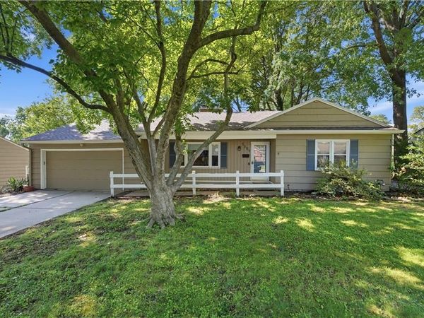 5509 W 70th Terrace, Prairie Village, KS 66208