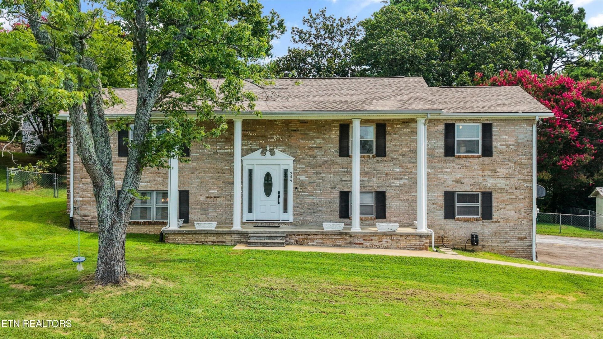9229 Slade Drive, Knoxville, TN 37931 Main Photo