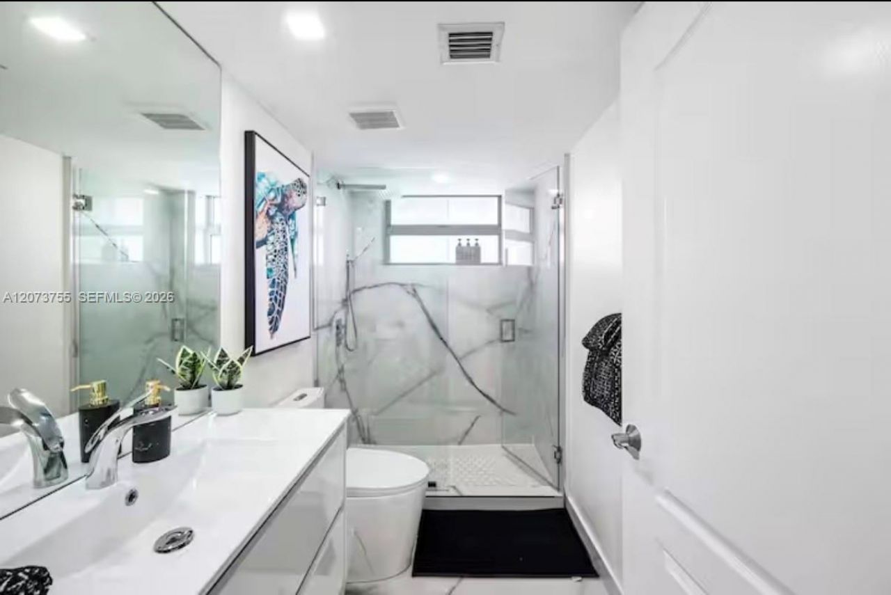 1200 Brickell Bay Dr, Unit 4101, Miami, FL 33131 Photo