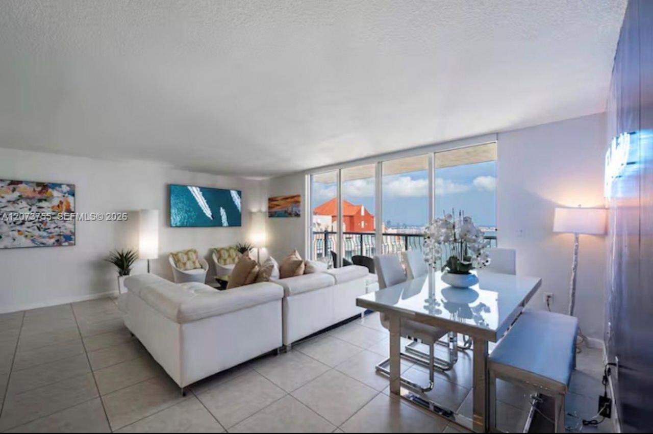1200 Brickell Bay Dr, Unit 4101, Miami, FL 33131 Photo