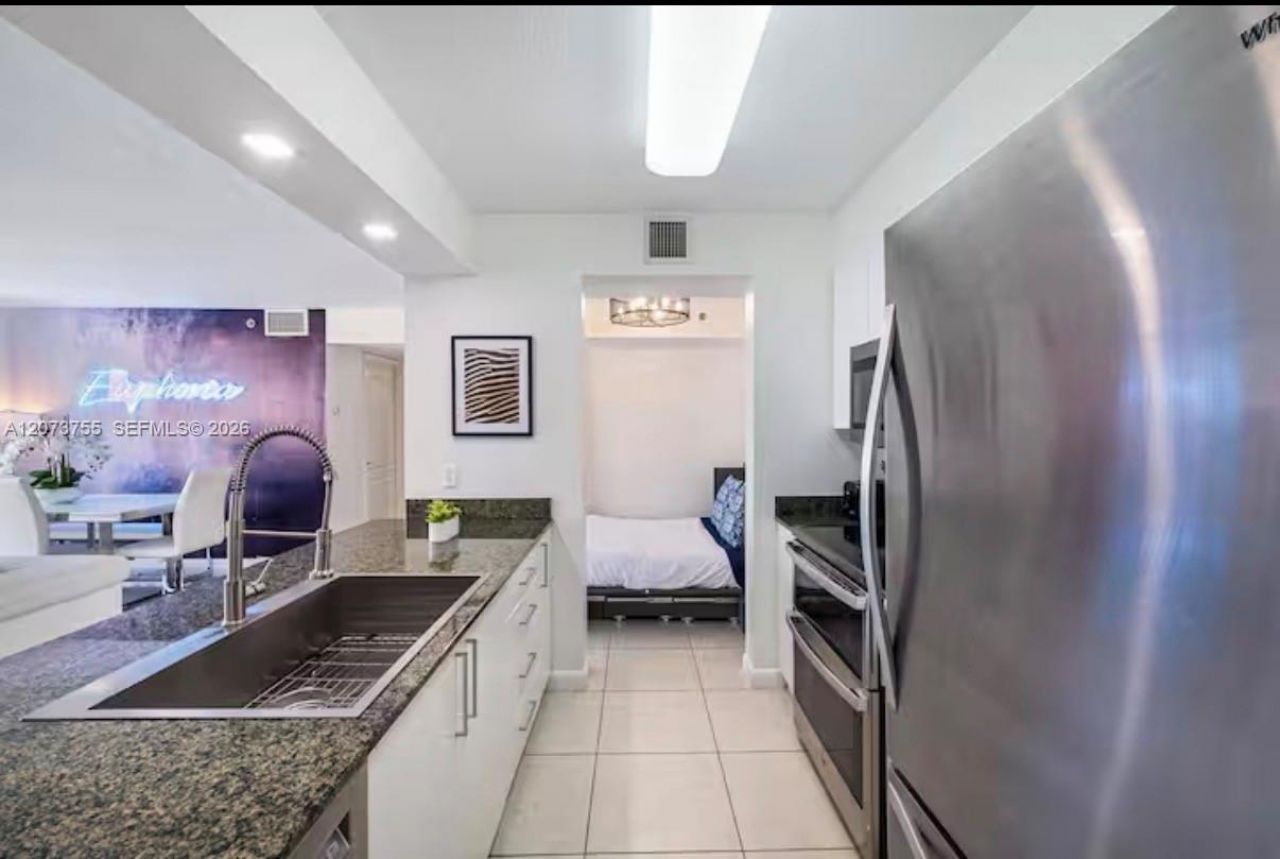 1200 Brickell Bay Dr, Unit 4101, Miami, FL 33131 Photo