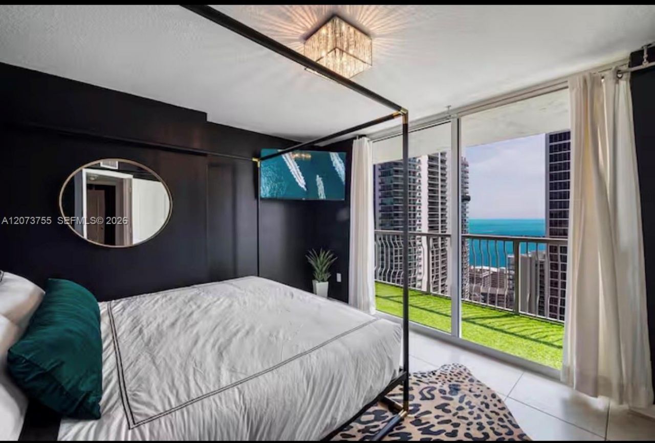 1200 Brickell Bay Dr, Unit 4101, Miami, FL 33131 Photo