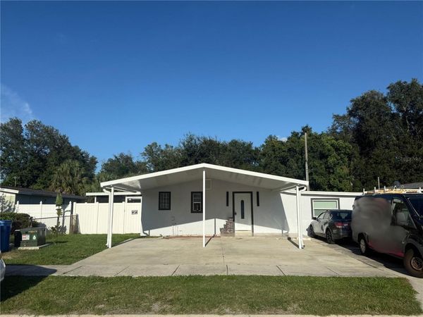 5605 GOLDEN DRIVE , TAMPA, FL 33634
