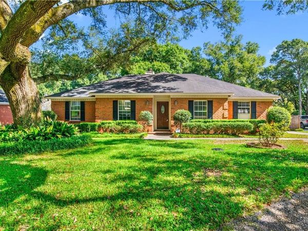 7050 Huntington Court N, Mobile, AL 36619