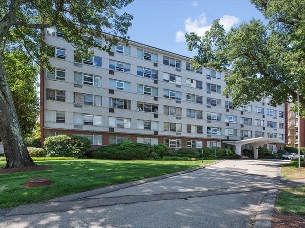 10 Hammond Pond Parkway, Unit 607, Newton, MA 02467