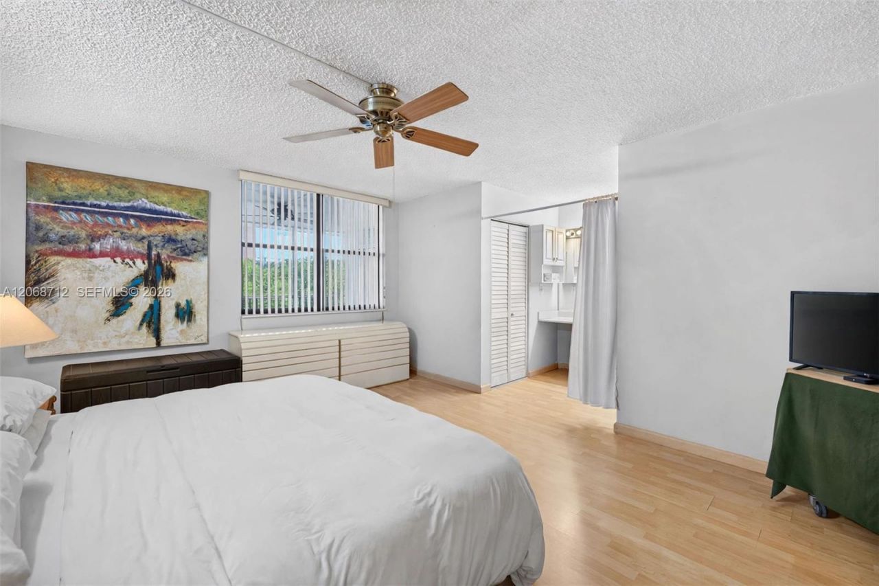 3350 NE 192nd St, Unit 5H-B, Aventura, FL 33180 Photo