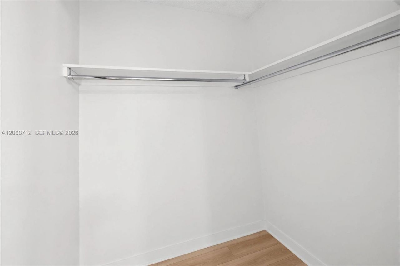 3350 NE 192nd St, Unit 5H-B, Aventura, FL 33180 Photo