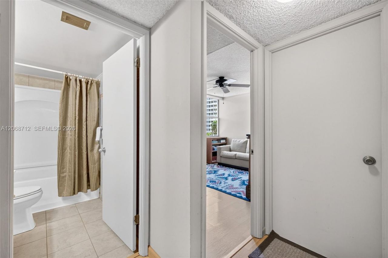 3350 NE 192nd St, Unit 5H-B, Aventura, FL 33180 Photo