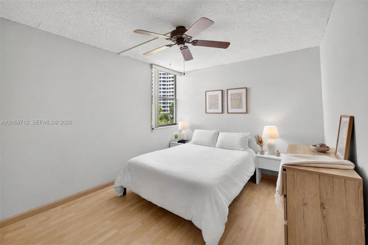 3350 NE 192nd St, Unit 5H-B, Aventura, FL 33180 Photo