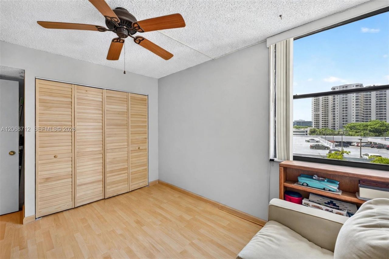 3350 NE 192nd St, Unit 5H-B, Aventura, FL 33180 Photo
