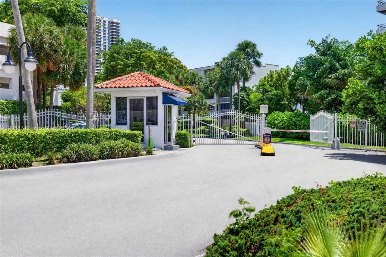 3350 NE 192nd St, Unit 5H-B, Aventura, FL 33180 Photo