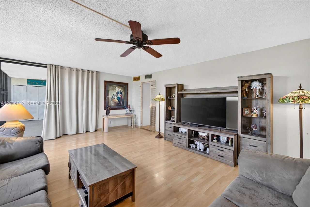 3350 NE 192nd St, Unit 5H-B, Aventura, FL 33180 Photo