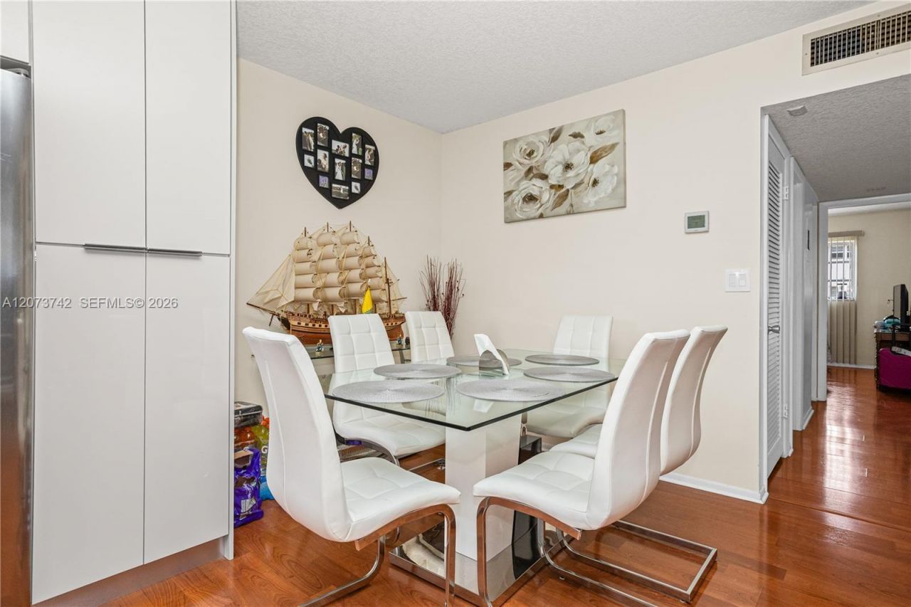 5300 Washington St , Unit E209, Hollywood, FL 33021 Photo