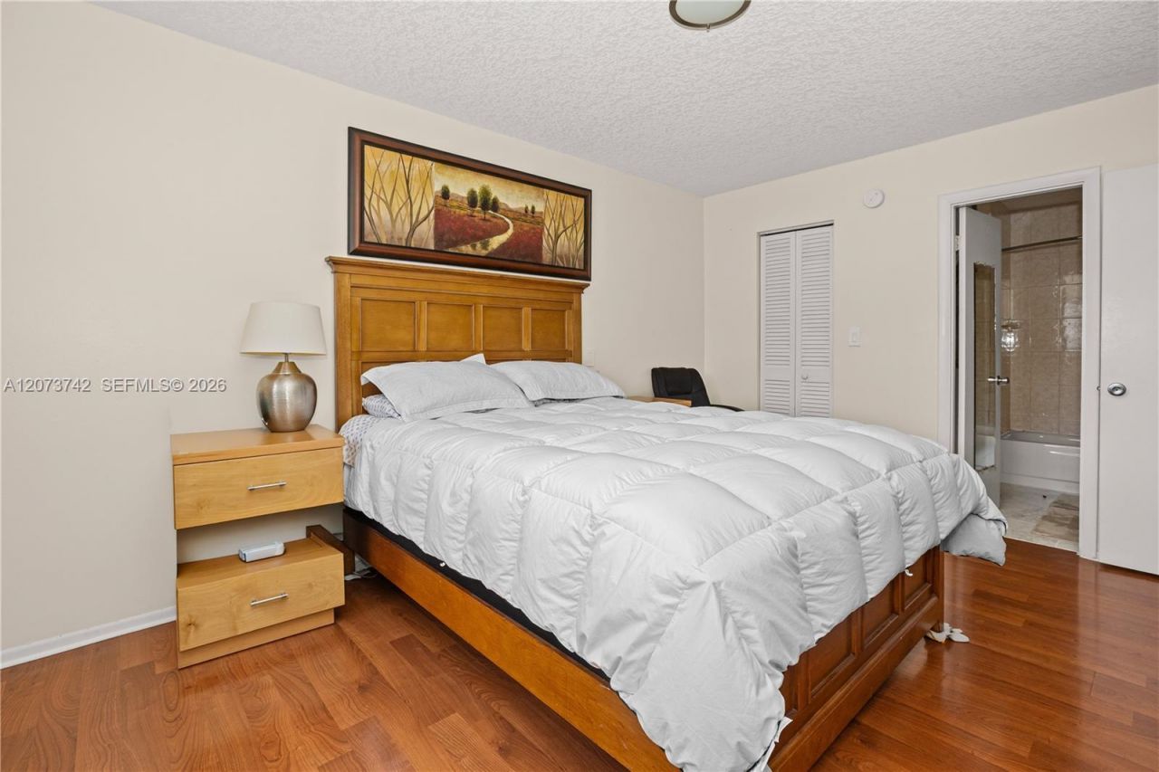 5300 Washington St , Unit E209, Hollywood, FL 33021 Photo