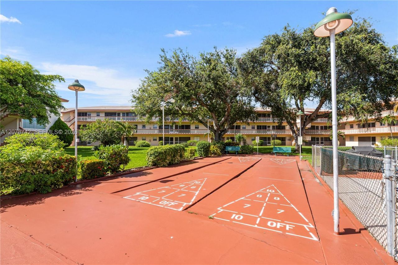 5300 Washington St , Unit E209, Hollywood, FL 33021 Photo
