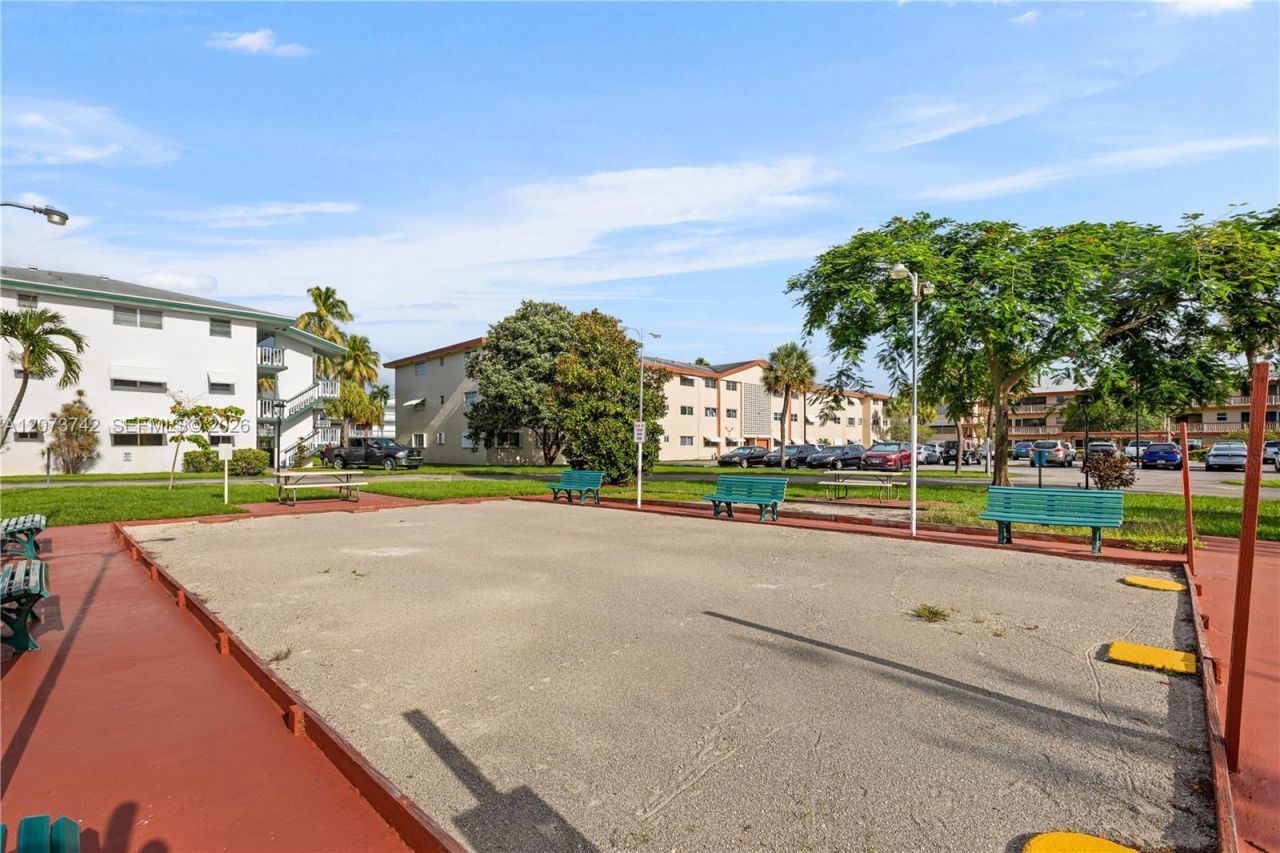 5300 Washington St , Unit E209, Hollywood, FL 33021 Photo