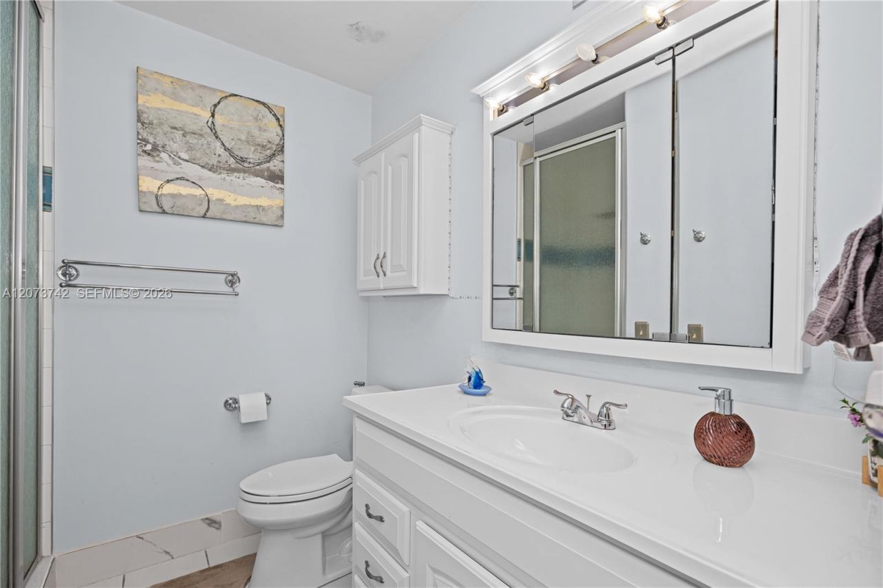 5300 Washington St , Unit E209, Hollywood, FL 33021 Photo