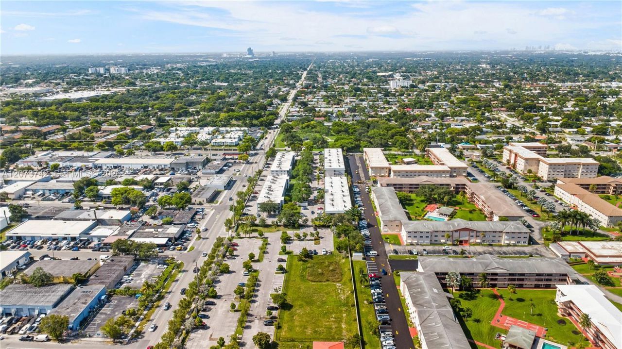 5300 Washington St , Unit E209, Hollywood, FL 33021 Photo