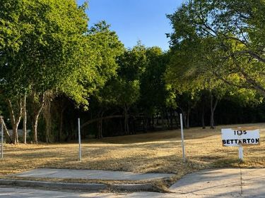 1135 Betterton Circle, Dallas, TX 75203
