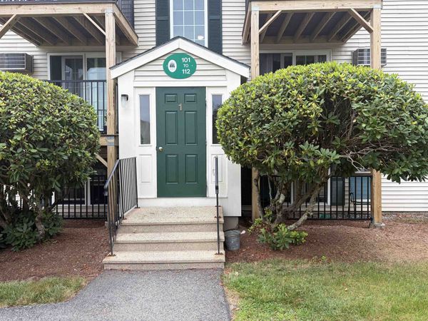 107 White Cedar Boulevard, Portsmouth, NH 03801