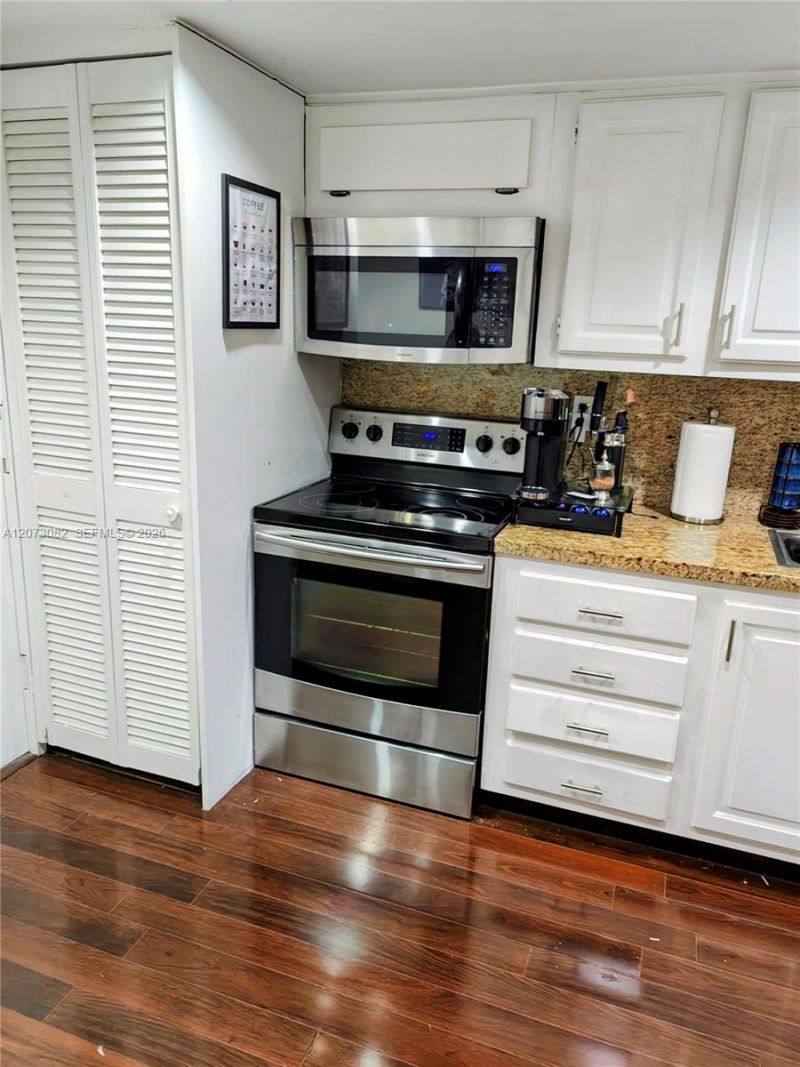 2333 Brickell Ave , Unit 2814, Miami, FL 33129 Photo