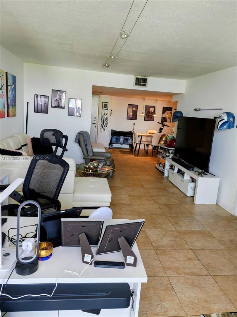 2333 Brickell Ave , Unit 2814, Miami, FL 33129 Photo